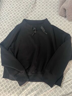 Stylus size Medium Black Women's Pullover Sweatshirt